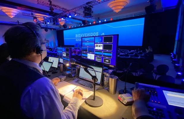 Felix Pike as event showcaller behind the controls